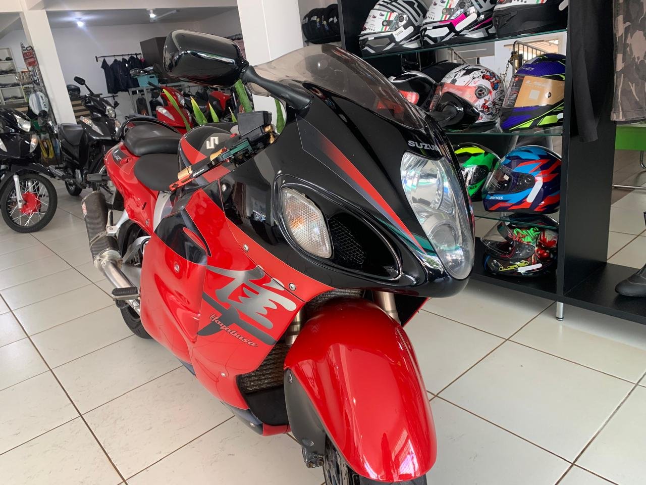 Suzuki GSX 1300-R — foto 2