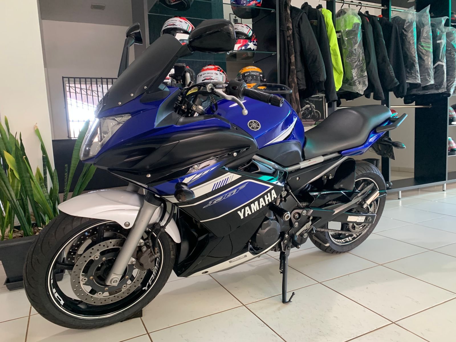 Yamaha XJ6 — foto 3