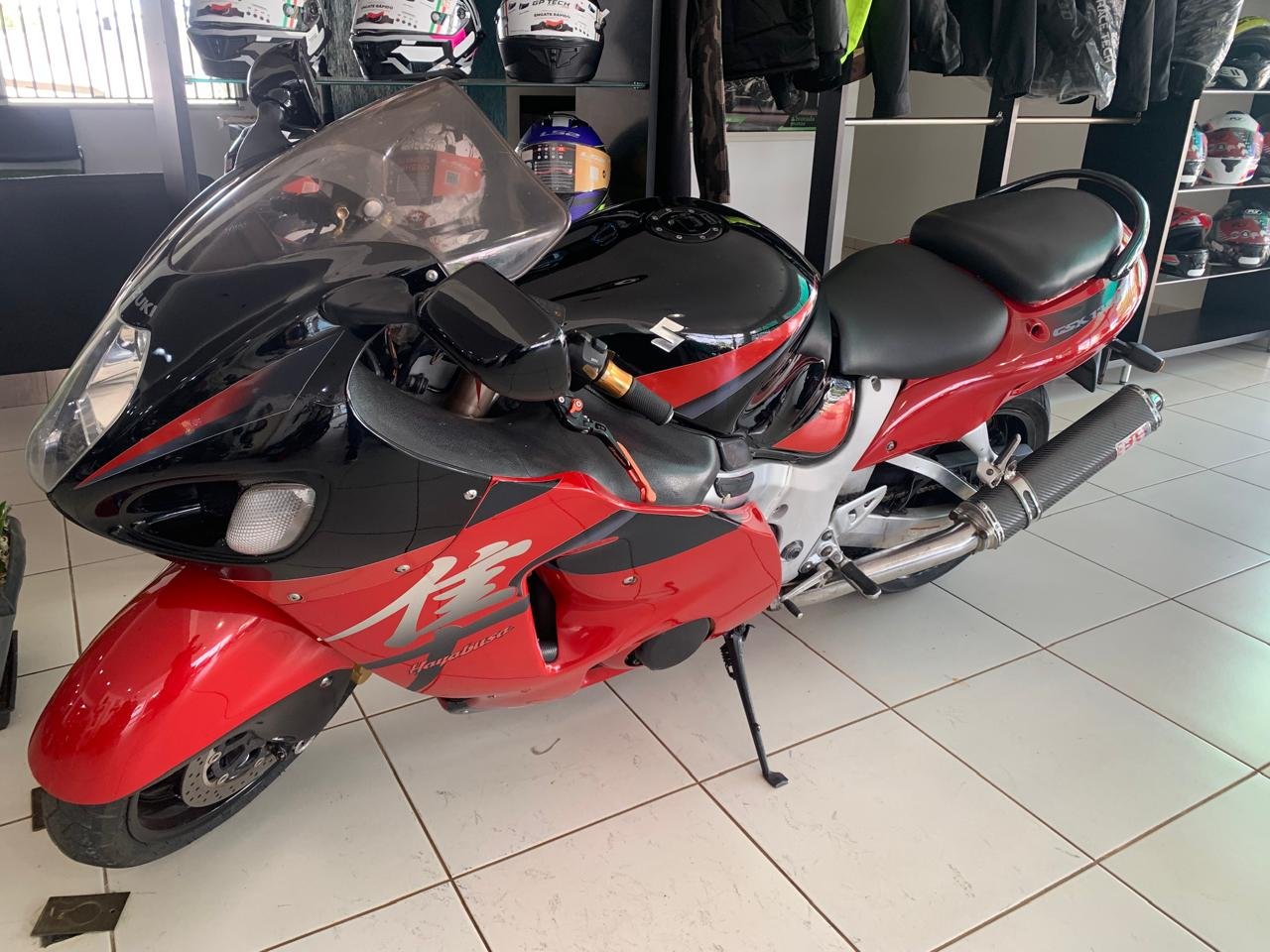 Suzuki GSX 1300-R — foto 3