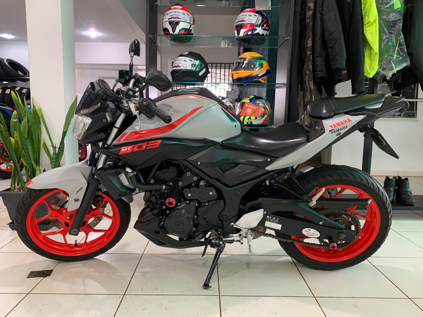 Yamaha MT-03 — foto 5