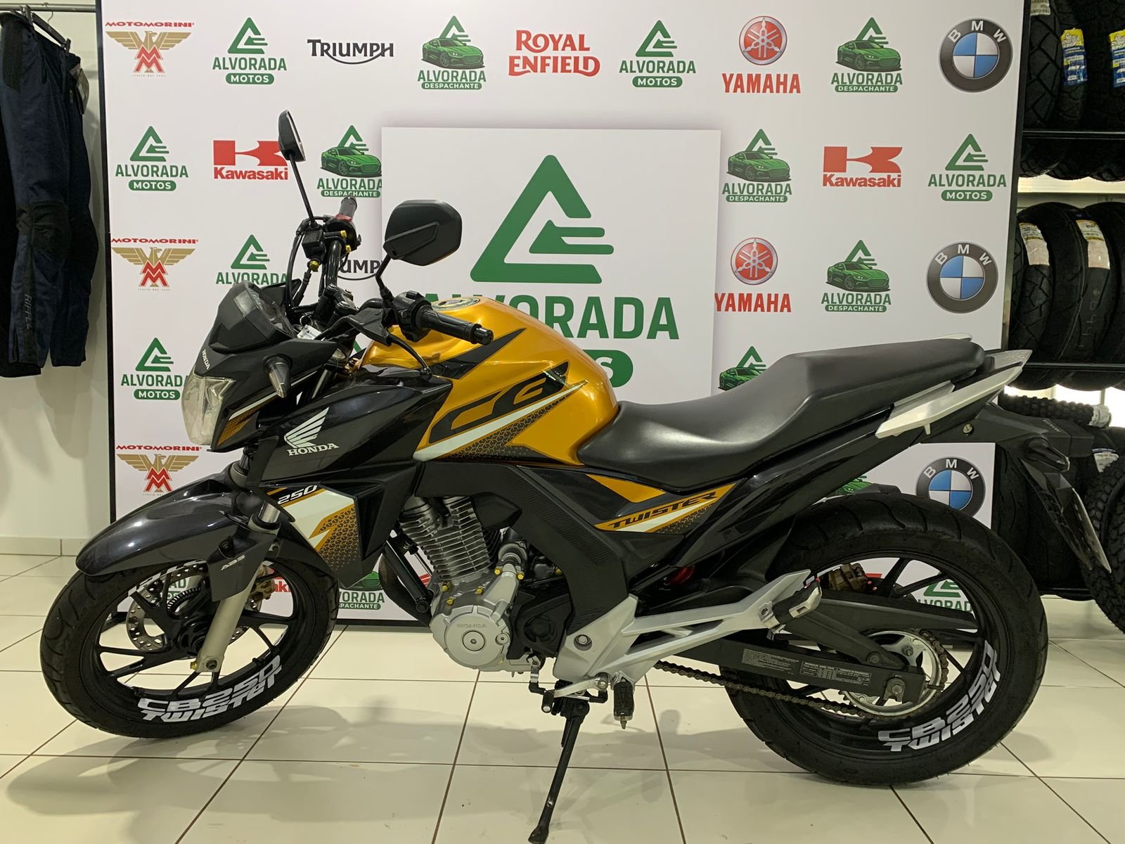 Honda TWISTER 250 — foto 5
