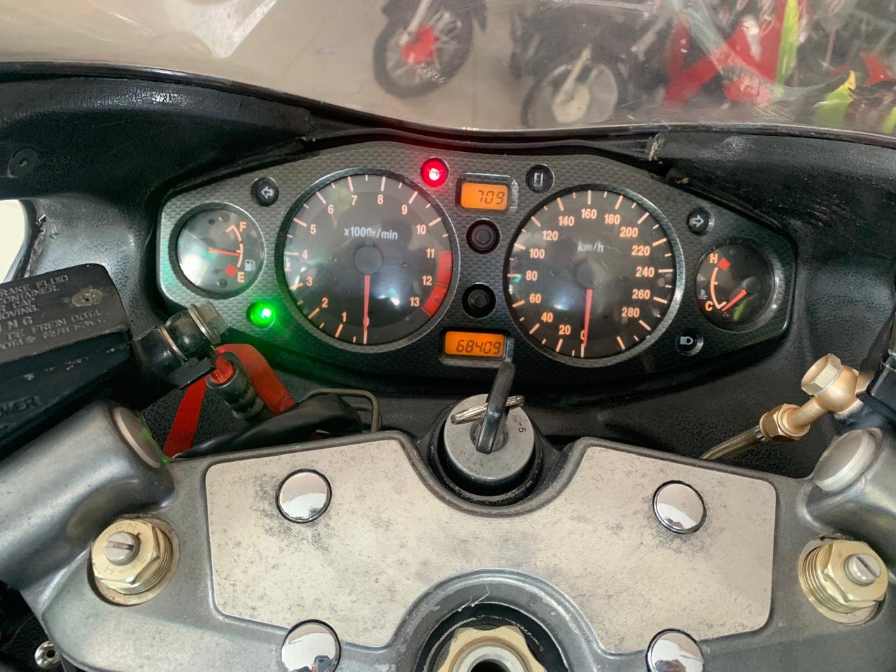 Suzuki GSX 1300-R — foto 8
