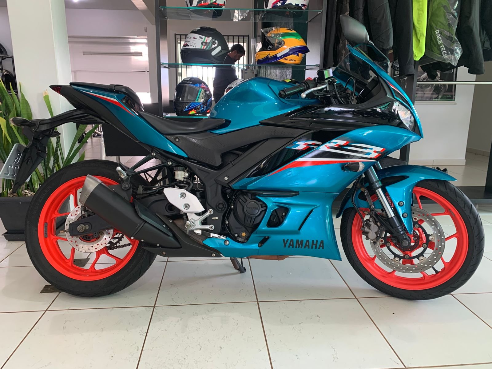 Yamaha YZF-R3 — foto 3