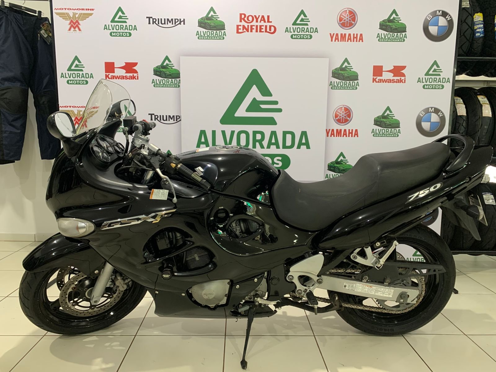 Suzuki GSX-F — foto 2