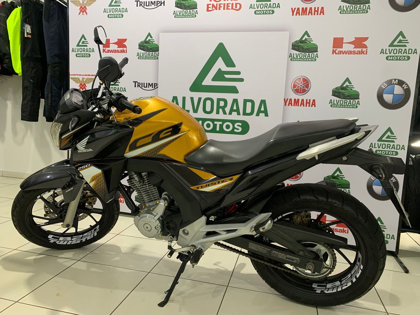 Honda TWISTER 250 — foto 7