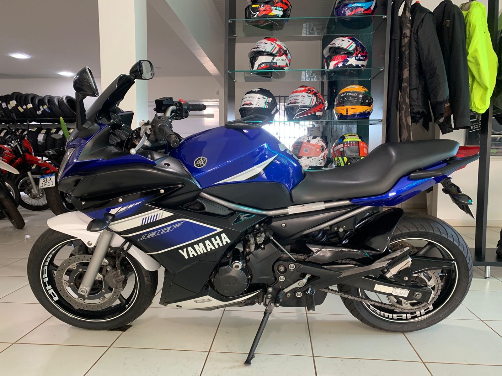 Yamaha XJ6 — foto 5
