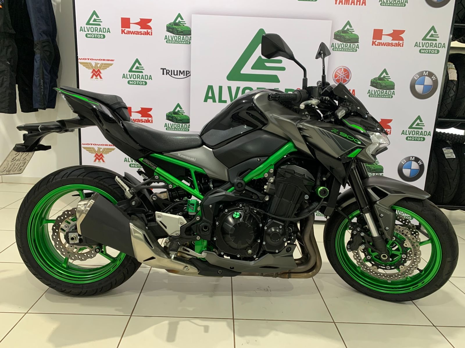 Kawasaki Z900 — foto 9