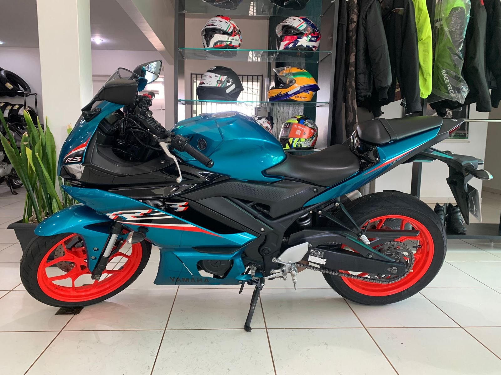 Yamaha YZF-R3 — foto 4