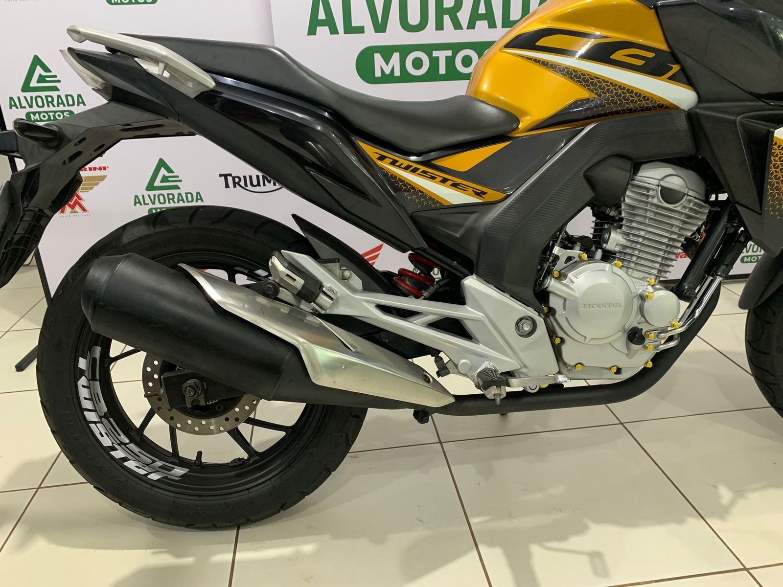 Honda TWISTER 250 — foto 8