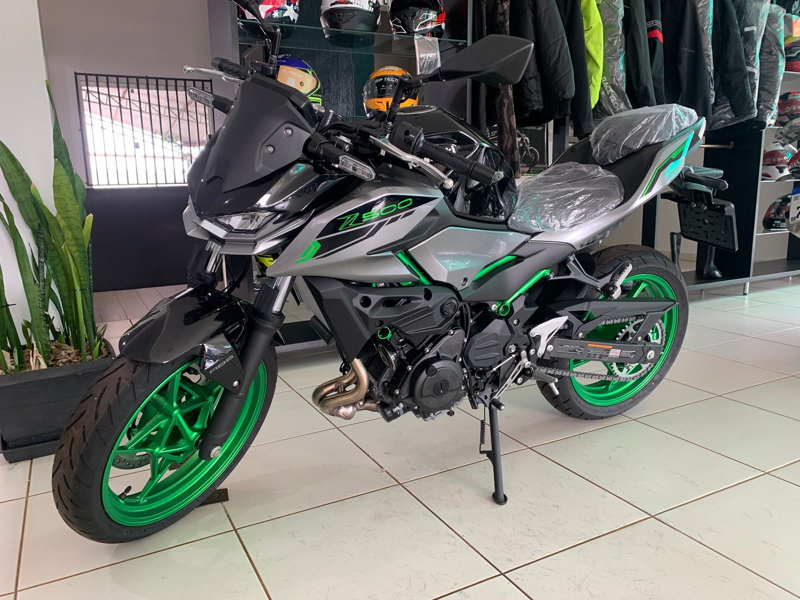 Kawasaki Z500 — foto 4
