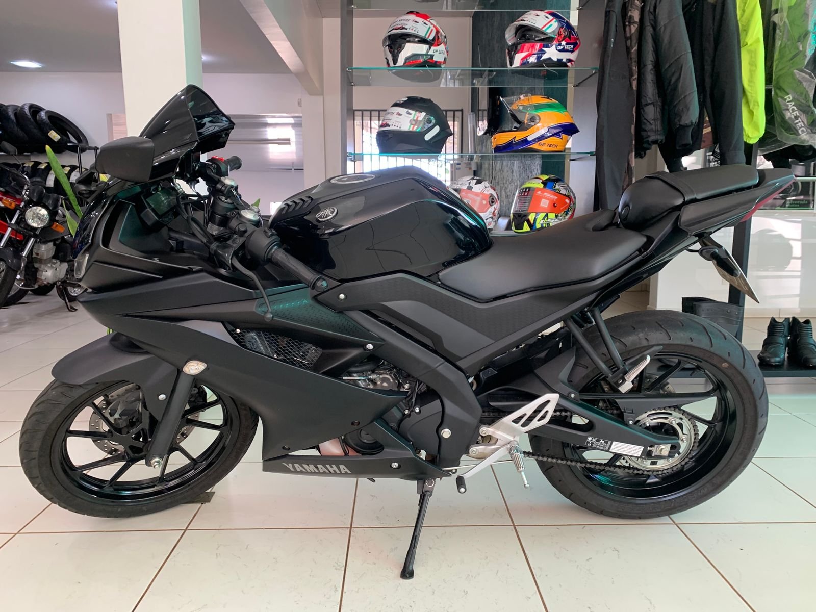 Yamaha YZF-R15 — foto 5