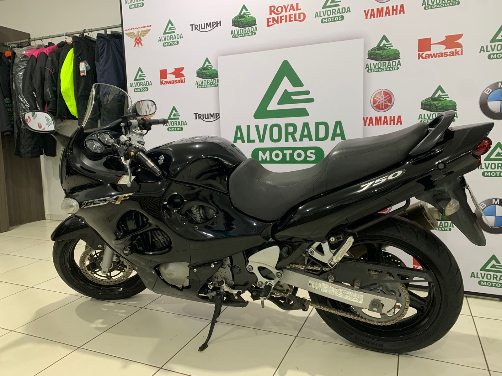 Suzuki GSX-F — foto 5